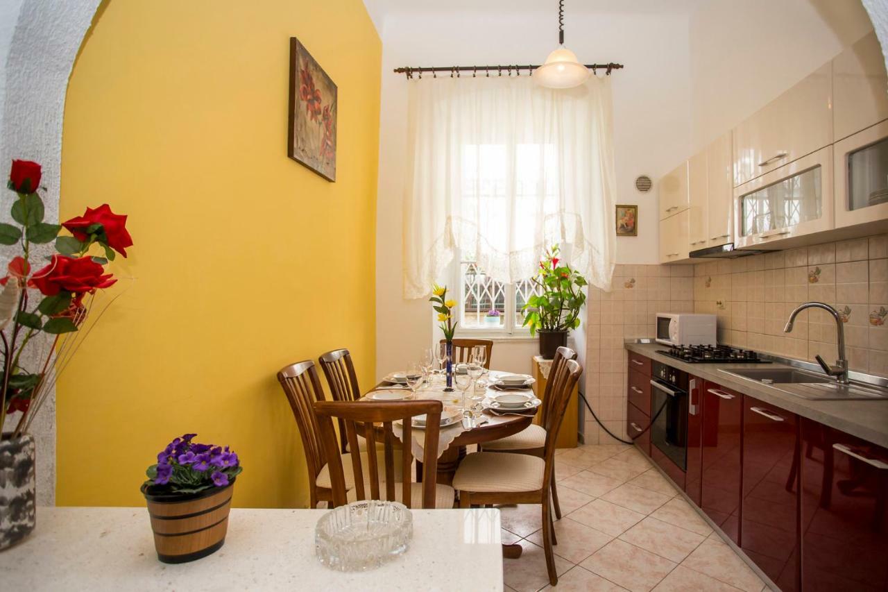 Emanuel Apartman Pula Exterior foto